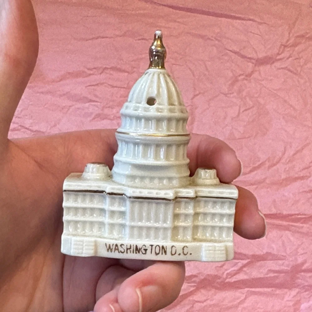 White Ceramic Washington Monument & U.S. Capitol Salt Shaker Set Gold Accents